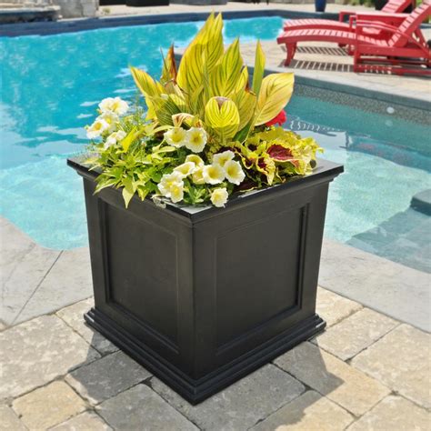 large square plastic planter boxes